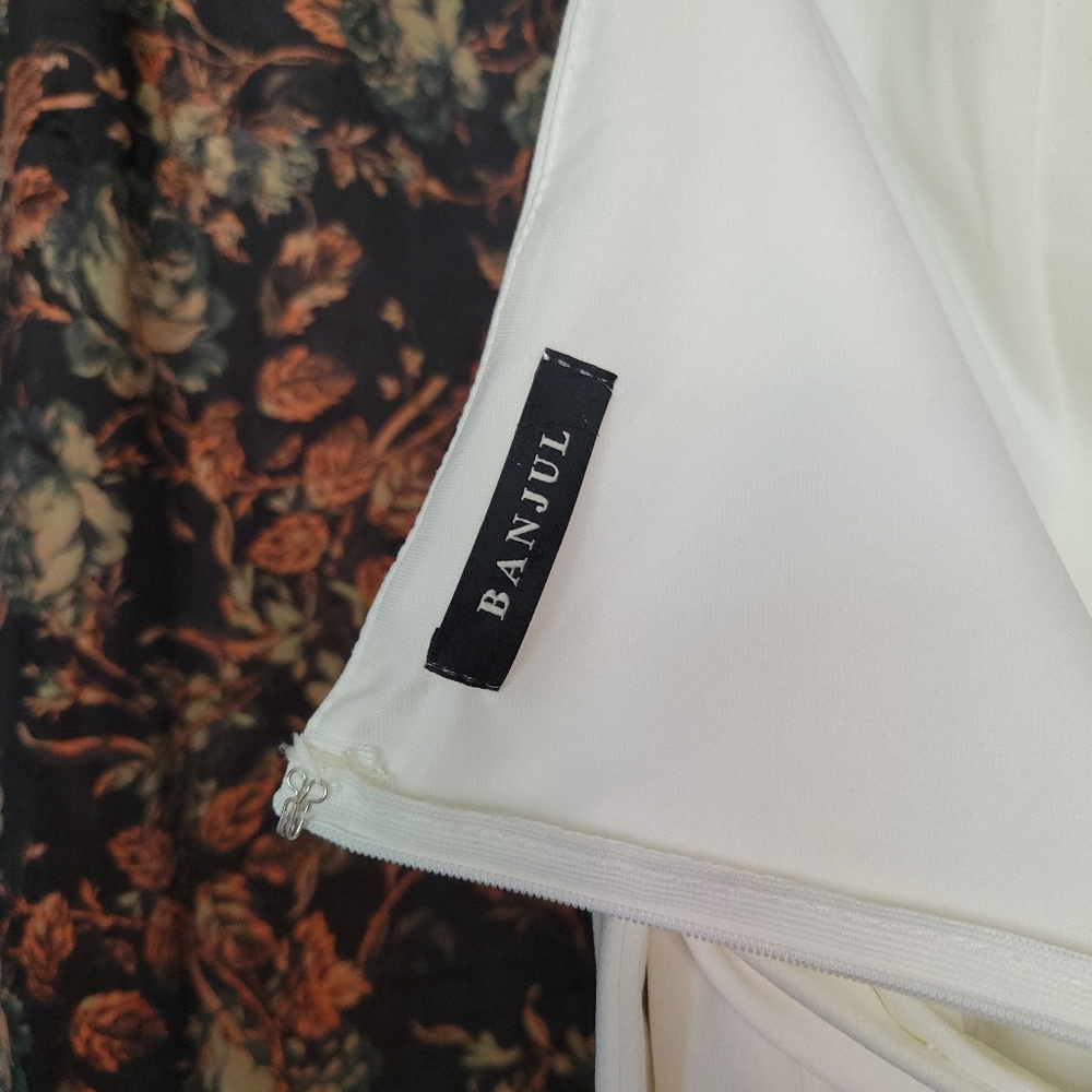 Banjul Jumpsuit, Size L, White Plunging Neckline Halter Jumpsuit, Forever 21 - Picture 4 of 5